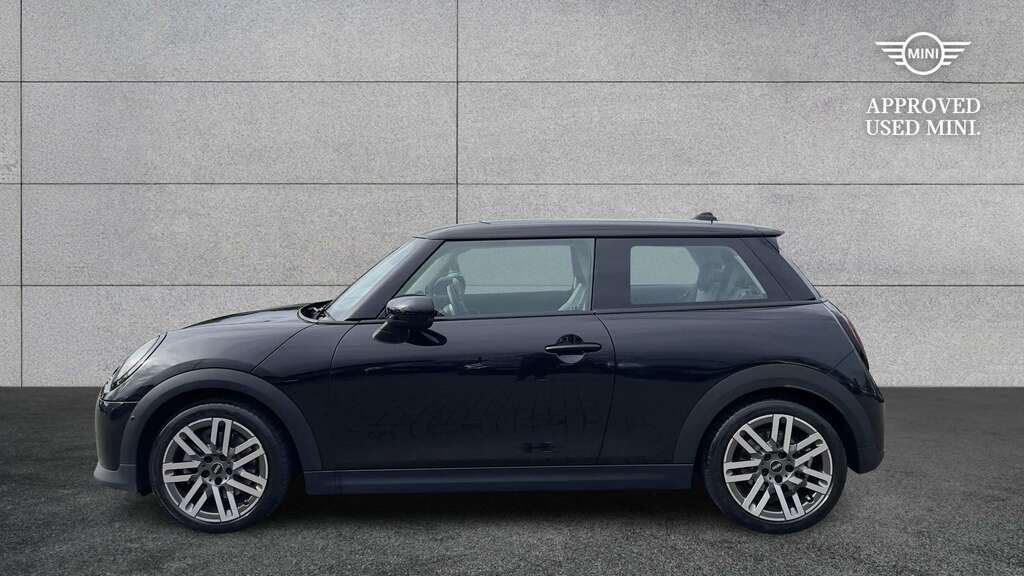 Mini Hatch 1.5 C Classic 2024 Black #3