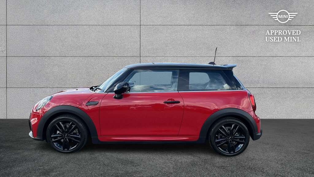 Mini Hatch 1.5 Cooper Sport 2023 Red #4