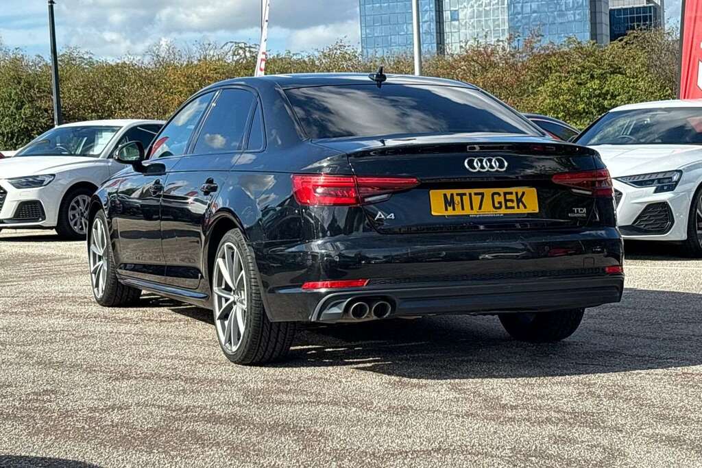 Audi A4 2.0 Tdi 190 Quattro S Line S Tronic 2017 Black #3