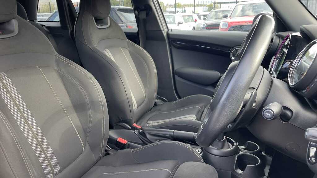 Mini Hatch 1.5 Cooper Classic II Comfort Pack Black #11