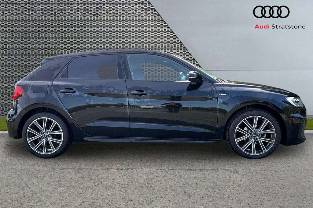 Audi A1 25 Tfsi S Line S Tronic 2025 Black #4