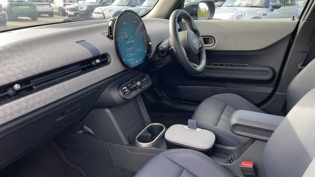 Mini Hatch 1.5 C Exclusive 2025 Grey #5