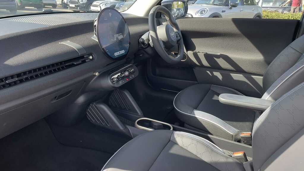 Mini Hatch 135Kw E Classic 41Kwh 2024 KX74MWL White #5