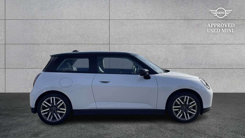 Mini Hatch 135Kw E Classic 41Kwh 2024 KX74MWL White #2