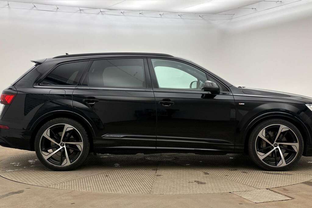 Audi Q7 55 Tfsi Quattro Black Edition Tiptronic Black #4