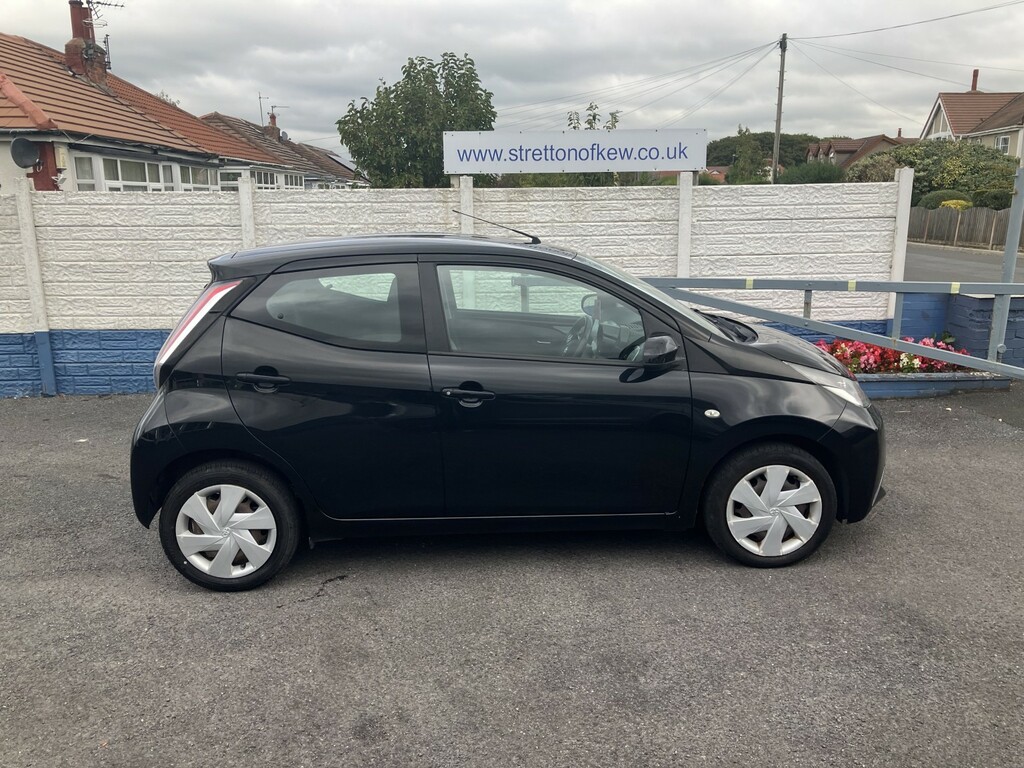 Toyota Aygo 1.0 Vvt-i X-play Black #2