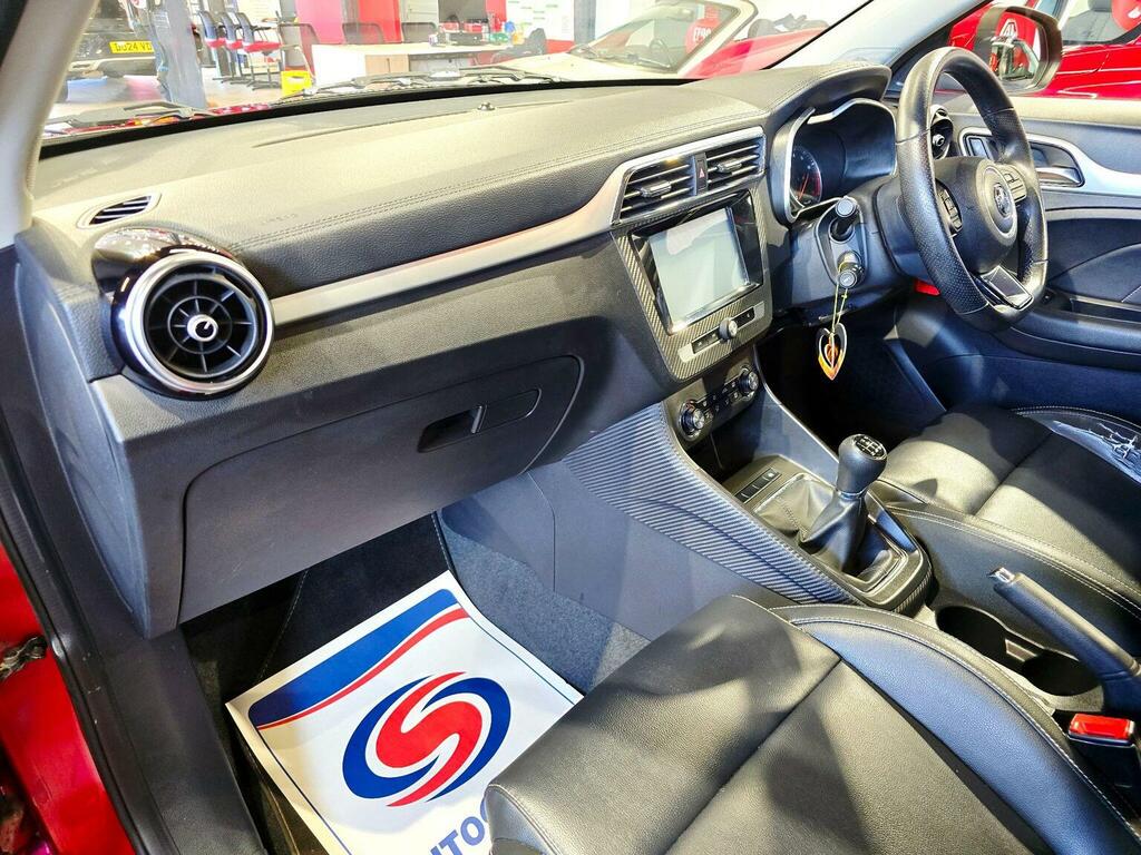 MG ZS 1.5 Vti-tech Exclusive Suv Euro Red #3
