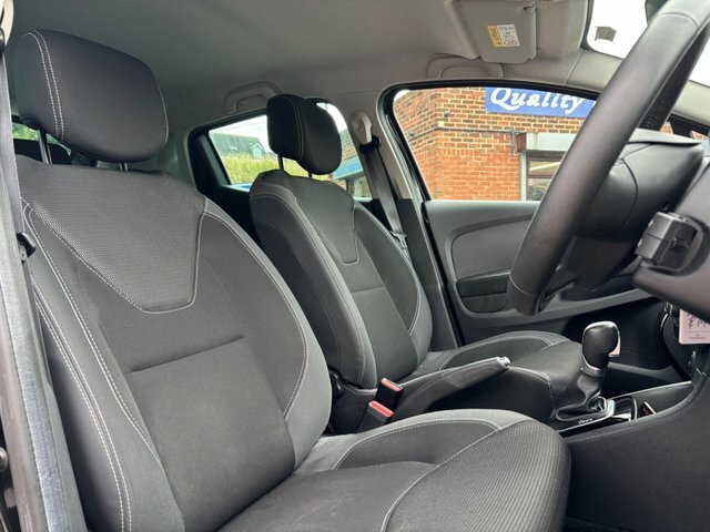 Renault Clio 1.5 Dci Signature Nav Hatchback #16