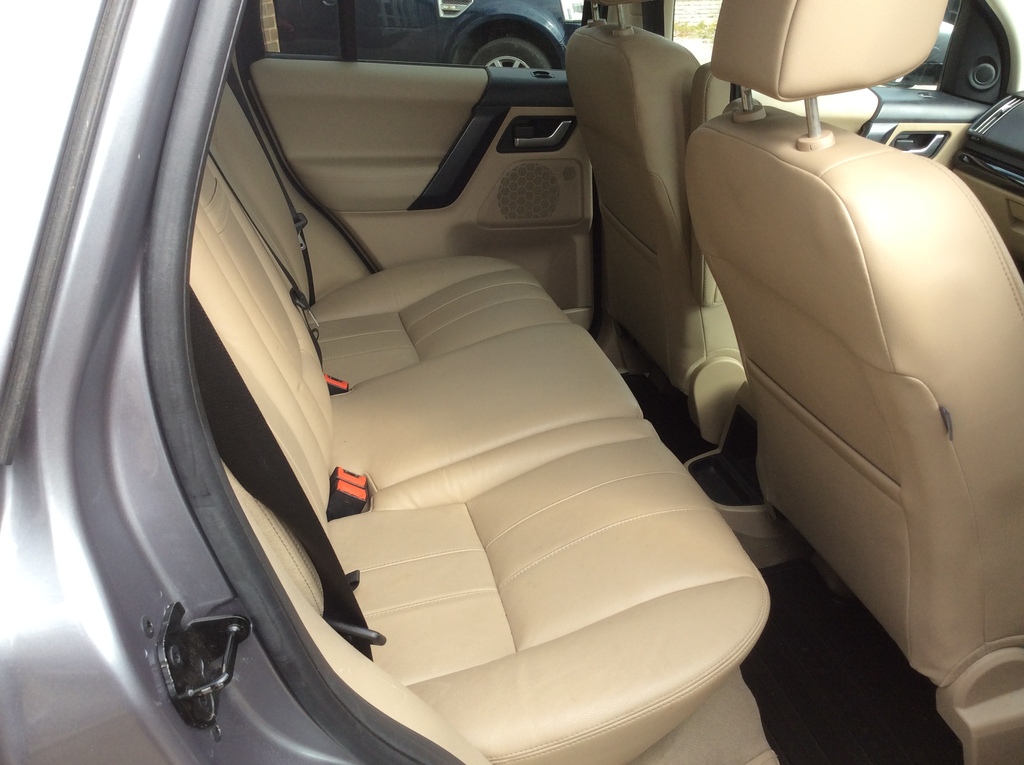 Land Rover Freelander 2.2 Sd4 Xs 190 Bhp Silver #6