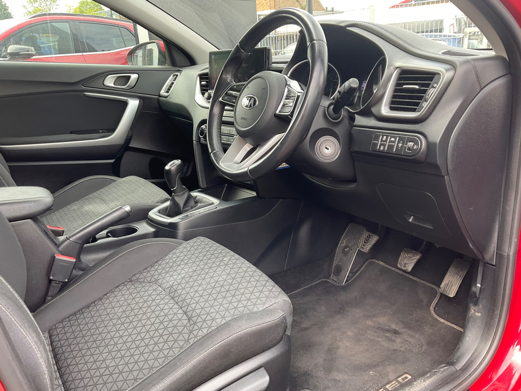 Kia Ceed 1.0 T Gdi Eco 2 Hatchback Red #2