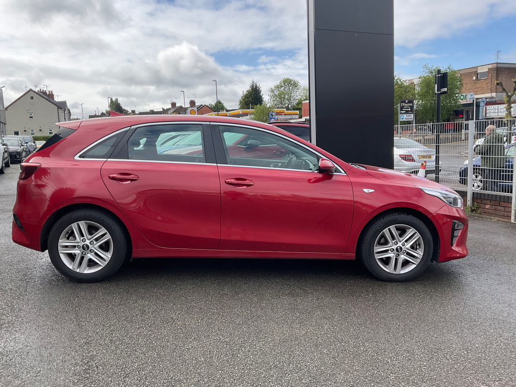 Kia Ceed 1.0 T Gdi Eco 2 Hatchback Red #4