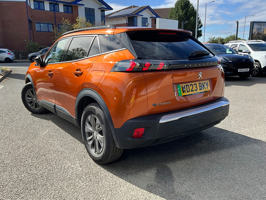 Peugeot e-2008 50Kwh Active Premium Plus Suv  #2