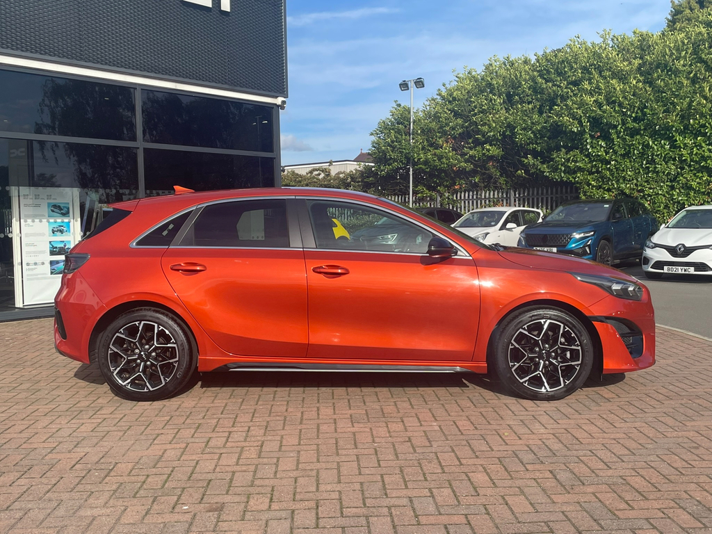 Kia Ceed 1.5 T Gdi Gt Line Hatchback  #2