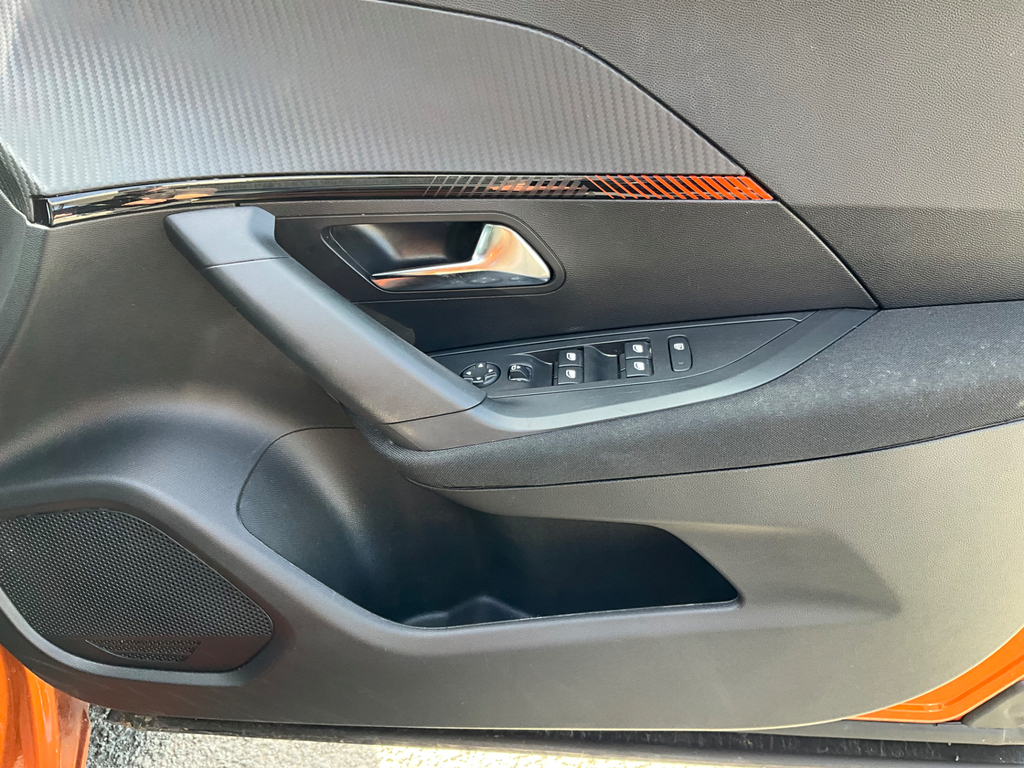Peugeot e-2008 100Kw Active Premium 50Kwh Orange #22