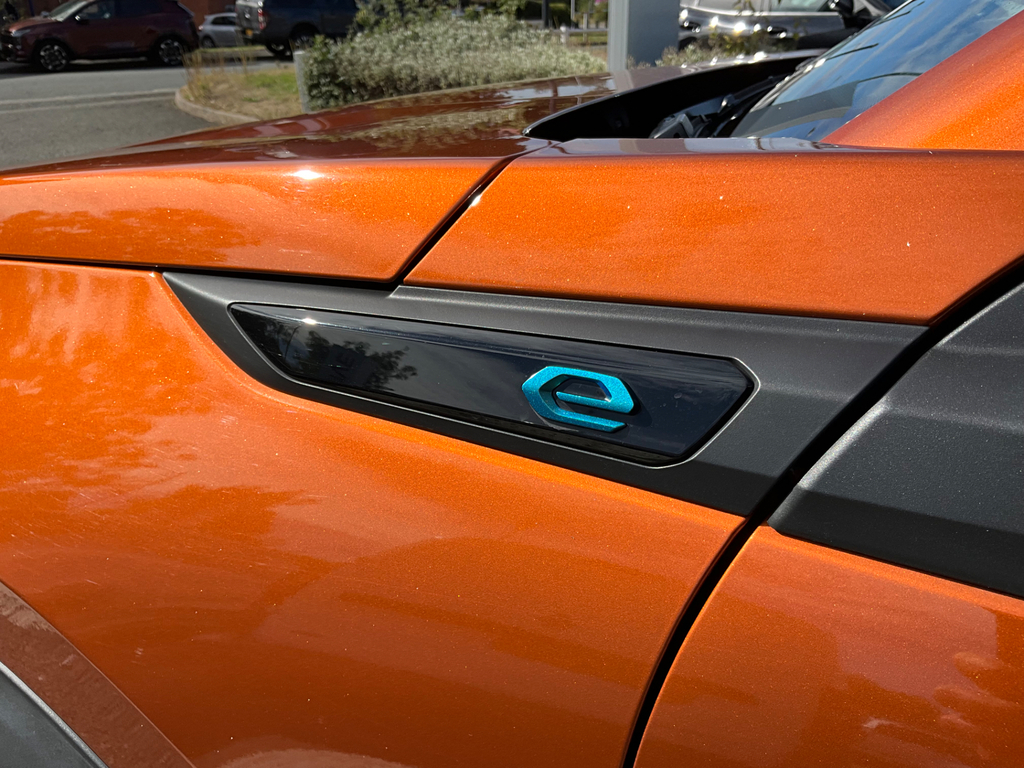 Peugeot e-2008 100Kw Active Premium 50Kwh Orange #33