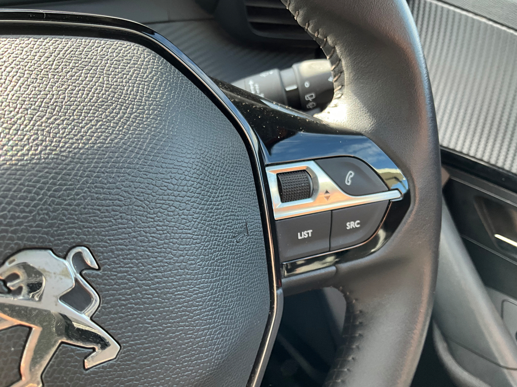 Peugeot e-2008 100Kw Active Premium 50Kwh Orange #17