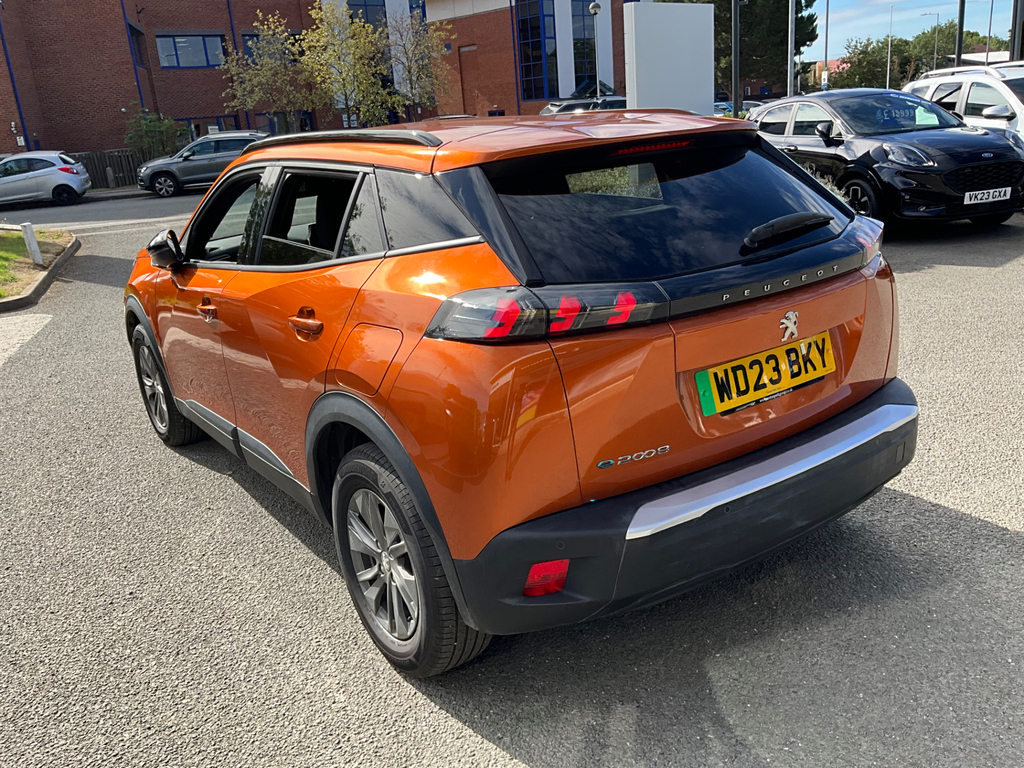 Peugeot e-2008 100Kw Active Premium 50Kwh Orange #34