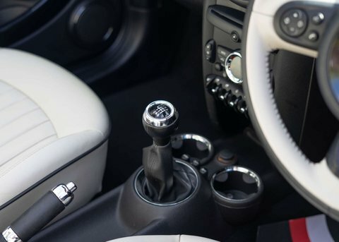 Mini Convertible 1.6 Cooper Convertible Steptronic Euro White #29