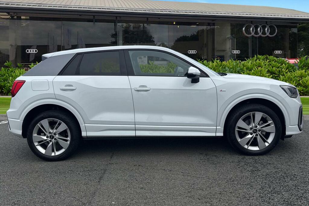 Audi Q2 S Line 35 Tfsi 150 Ps 6-Speed White #3