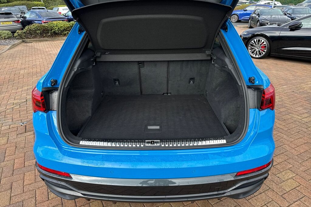 Audi Q3 Black Edition 35 Tdi 150 Ps S Tronic Blue #6