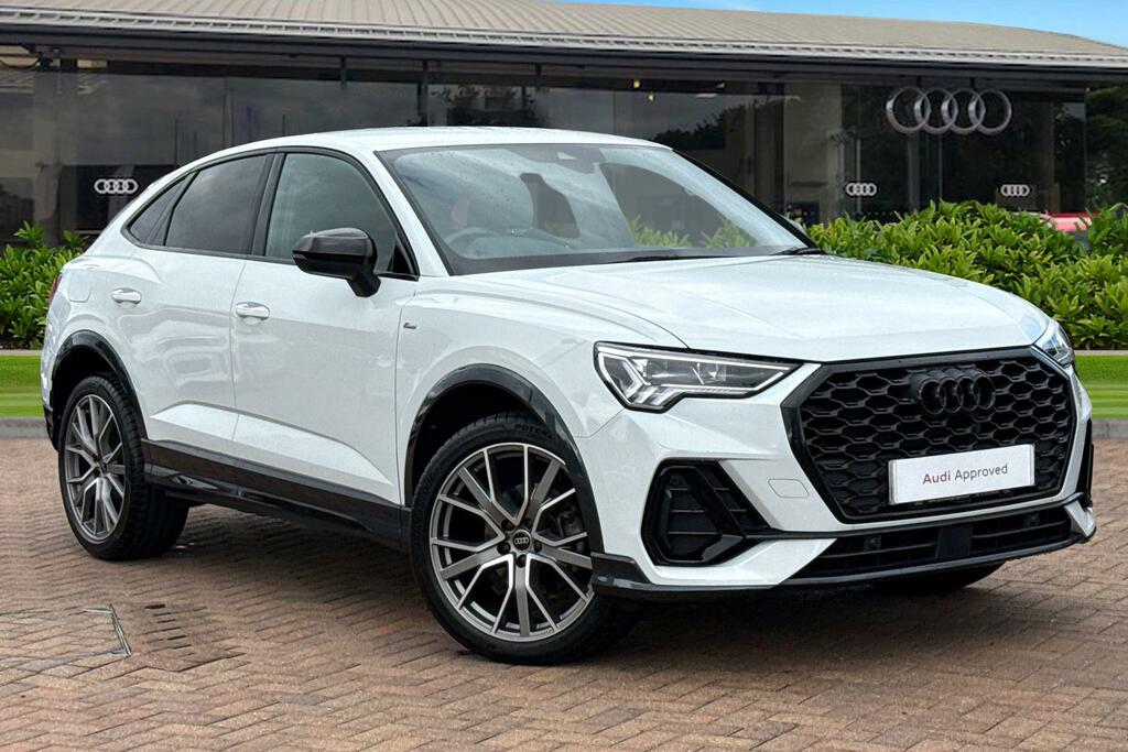 Audi Q3 Black Edition 35 Tfsi 150 Ps S Tronic White
