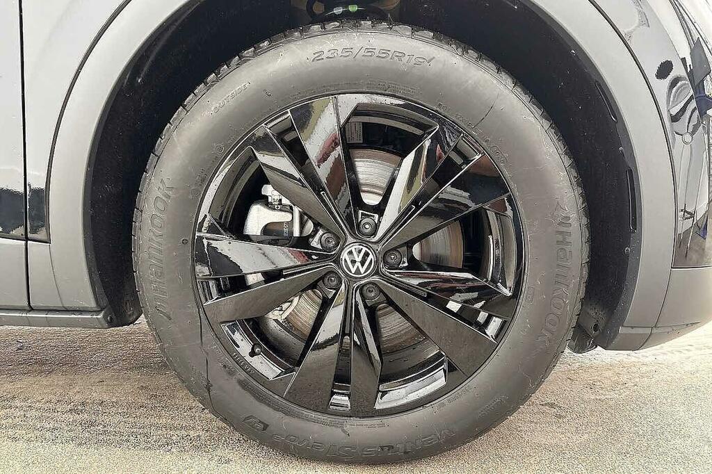 Volkswagen ID.4 210Kw Black Edition Pro 77Kwh Delivery Mileage, V Black #5