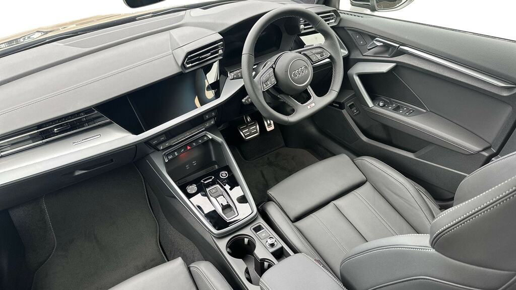 Audi A3 1.5 Tfsi E 204 S Line S Tronic Tech Pack Black #2