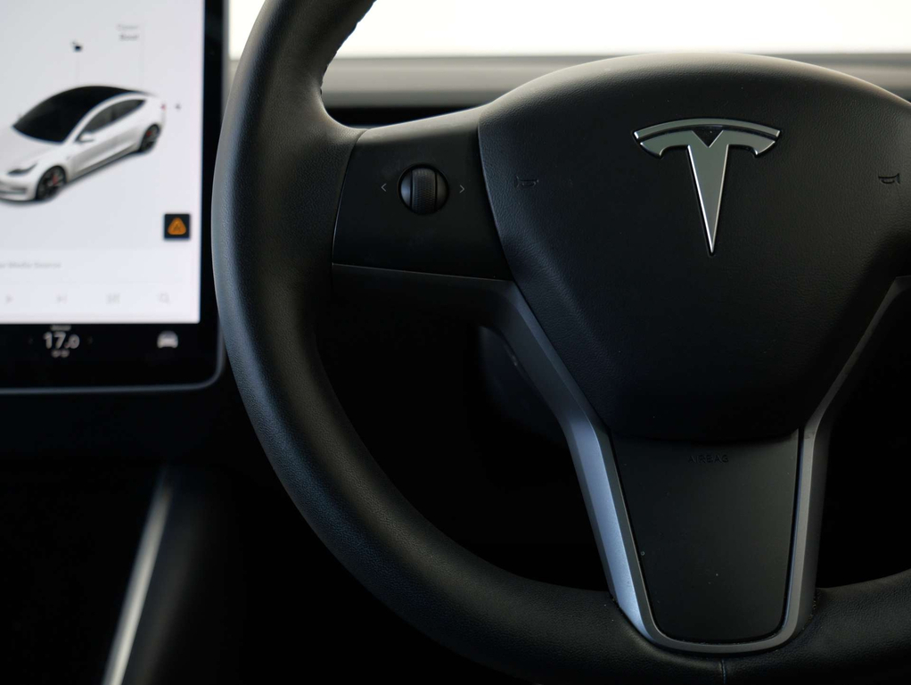 Tesla Model 3 Standard Range Plus Saloon Rwd Black #31