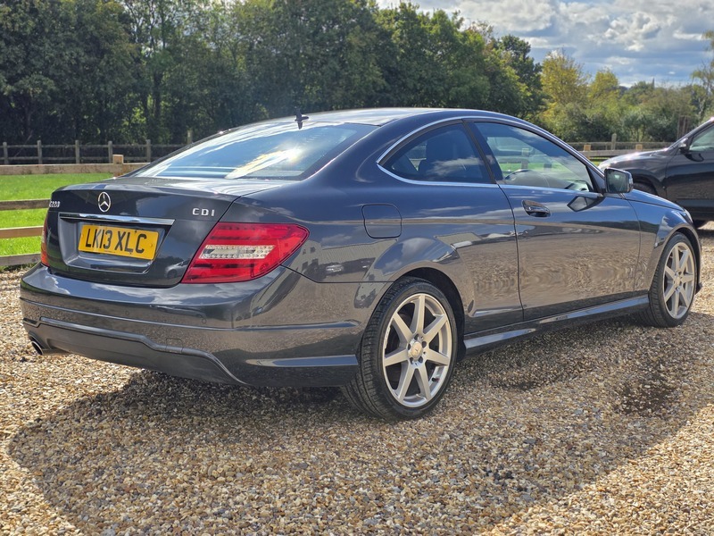 Mercedes-Benz C Class 2.1 C220 Cdi Blueefficiency Executive Se G-tronic Black #6