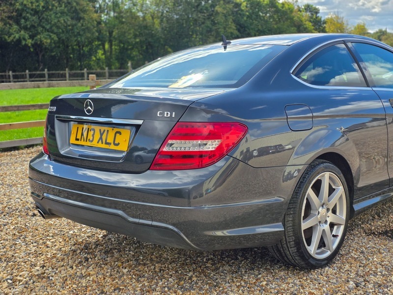Mercedes-Benz C Class 2.1 C220 Cdi Blueefficiency Executive Se G-tronic Black #7