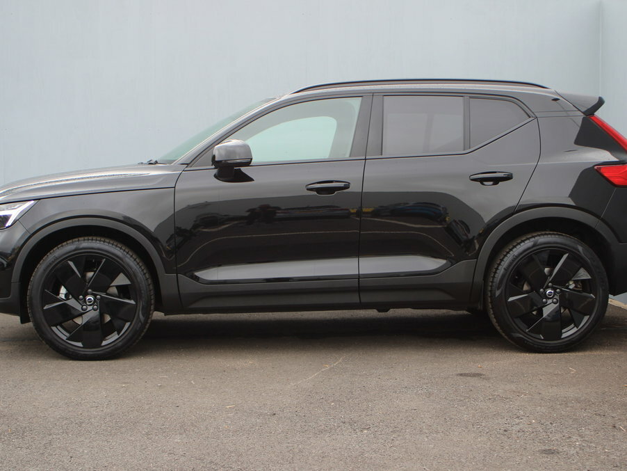 Volvo XC40 2.0 B4p Plus Black Edition WM26VFF Black #3