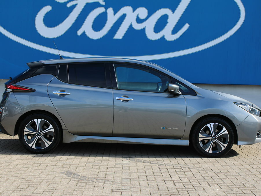 Nissan Leaf 110Kw N-connecta 40Kwh Grey #4