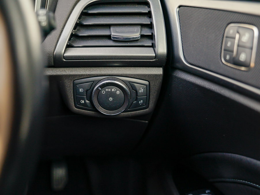 Ford Mondeo Mondeo Zetec Blue #31