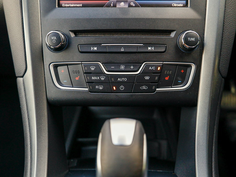Ford Mondeo Mondeo Zetec Blue #36