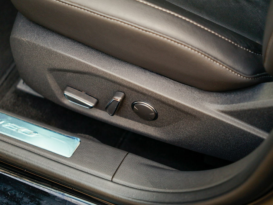 Ford Mondeo Mondeo Zetec Blue #18