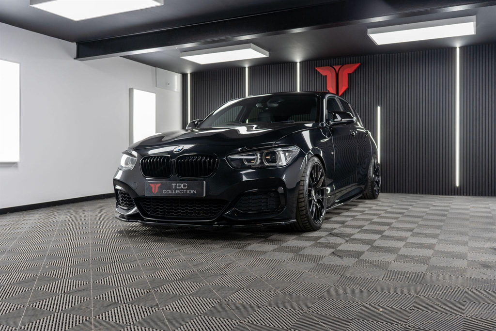 BMW 1 Series Hatchback Black #5
