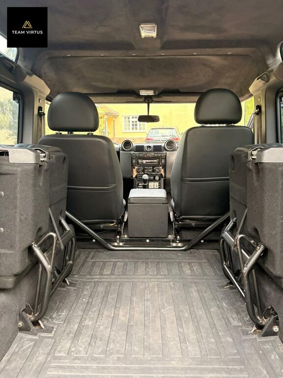 Land Rover Defender 90 Xs Black #6