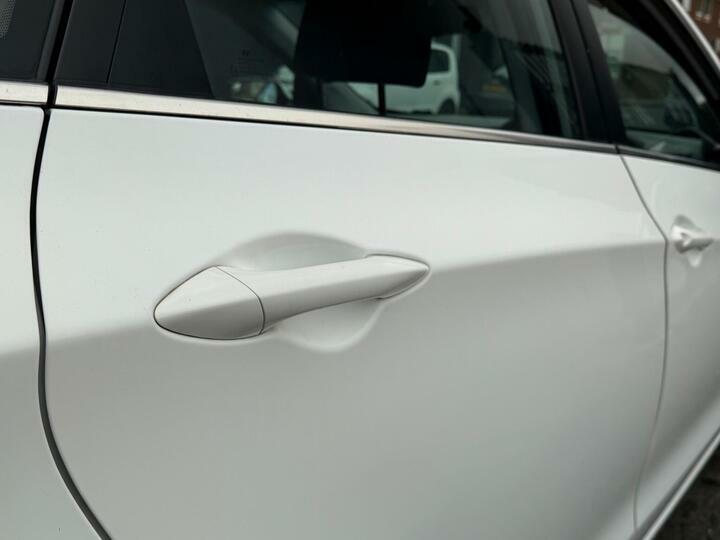 Hyundai I30 Crdi Se Blue Drive White #45