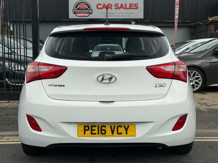 Hyundai I30 Crdi Se Blue Drive White #7