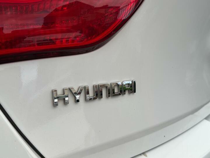 Hyundai I30 Crdi Se Blue Drive White #38