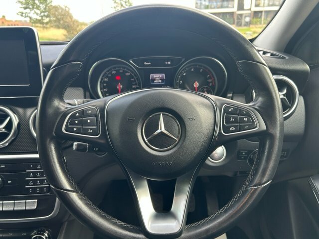Mercedes-Benz GLA Class 200 Amg Line U5014 Ulez White #25