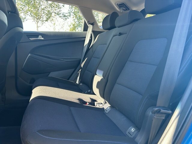 Hyundai Tucson 1.7L S Red #23