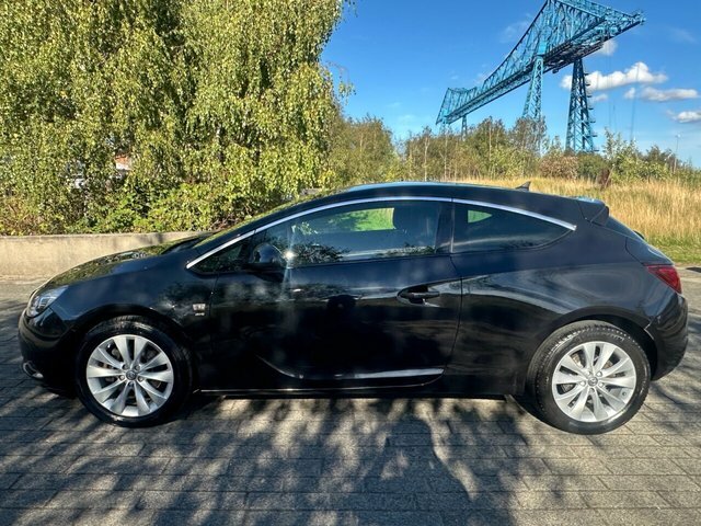 Vauxhall Astra GTC 1.4L Limited Edition Red #11