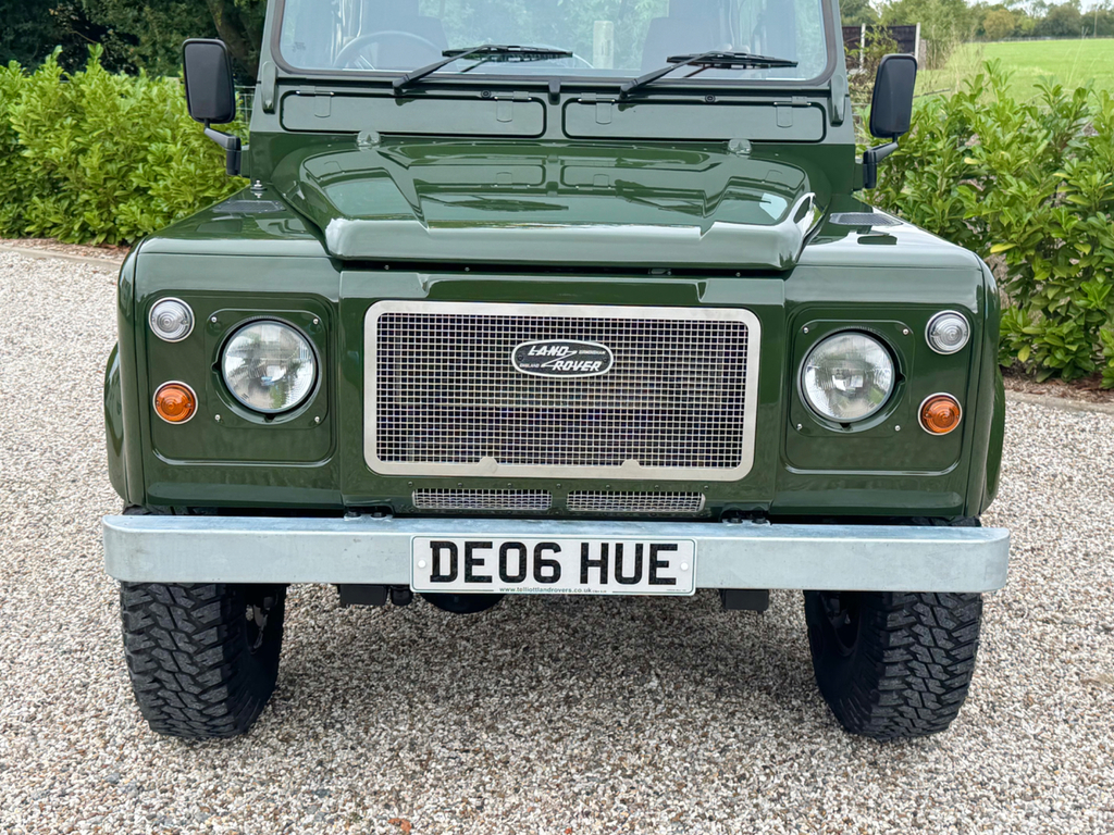 Land Rover Defender 90 Defender 90 Td5 Black #21