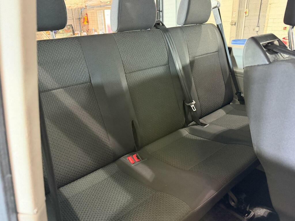 Volkswagen Transporter Shuttle Se Lwb 150 Ps 2.0 Tdi Bmt 7Sp Dsg Black #19