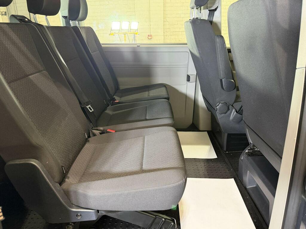 Volkswagen Transporter Shuttle Se Lwb 150 Ps 2.0 Tdi Bmt 7Sp Dsg Black #17