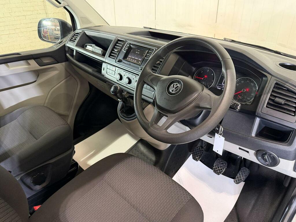 Volkswagen Transporter Shuttle Se Lwb 150 Ps 2.0 Tdi Bmt 7Sp Dsg Black #13