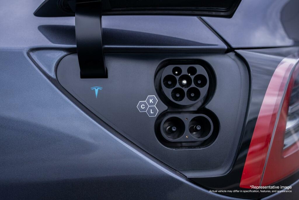 Tesla Model Y Long Range Silver #3