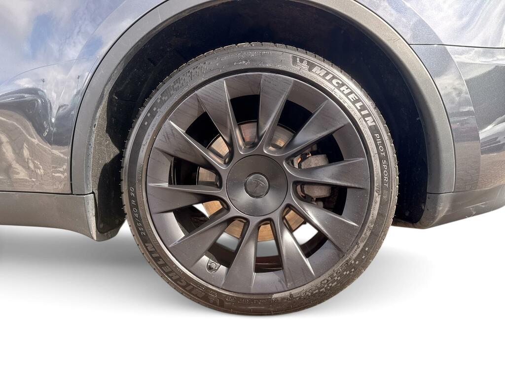 Tesla Model Y Long Range Silver #2