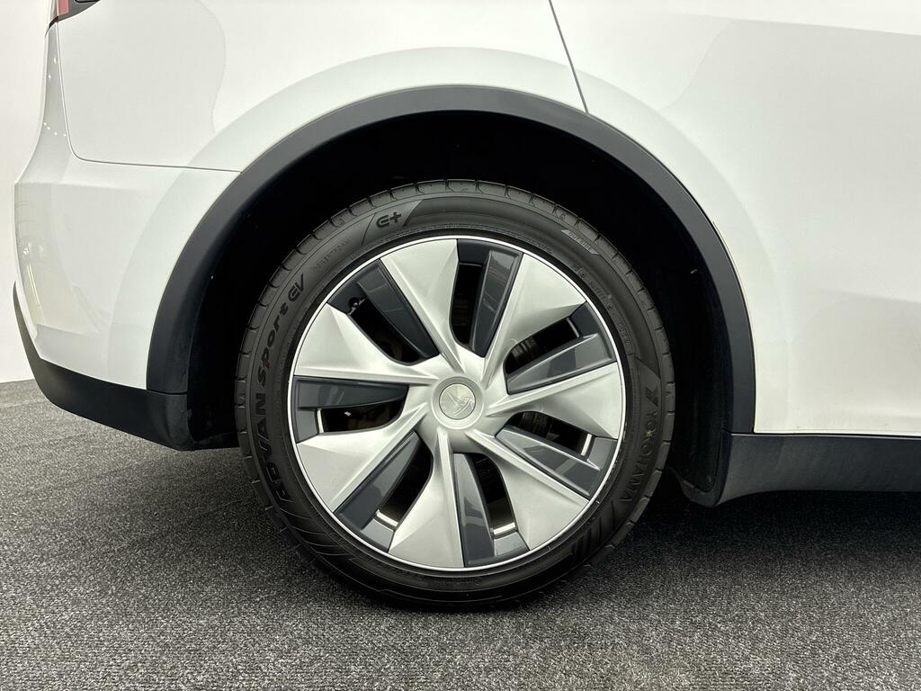 Tesla Model Y Long Range White #4